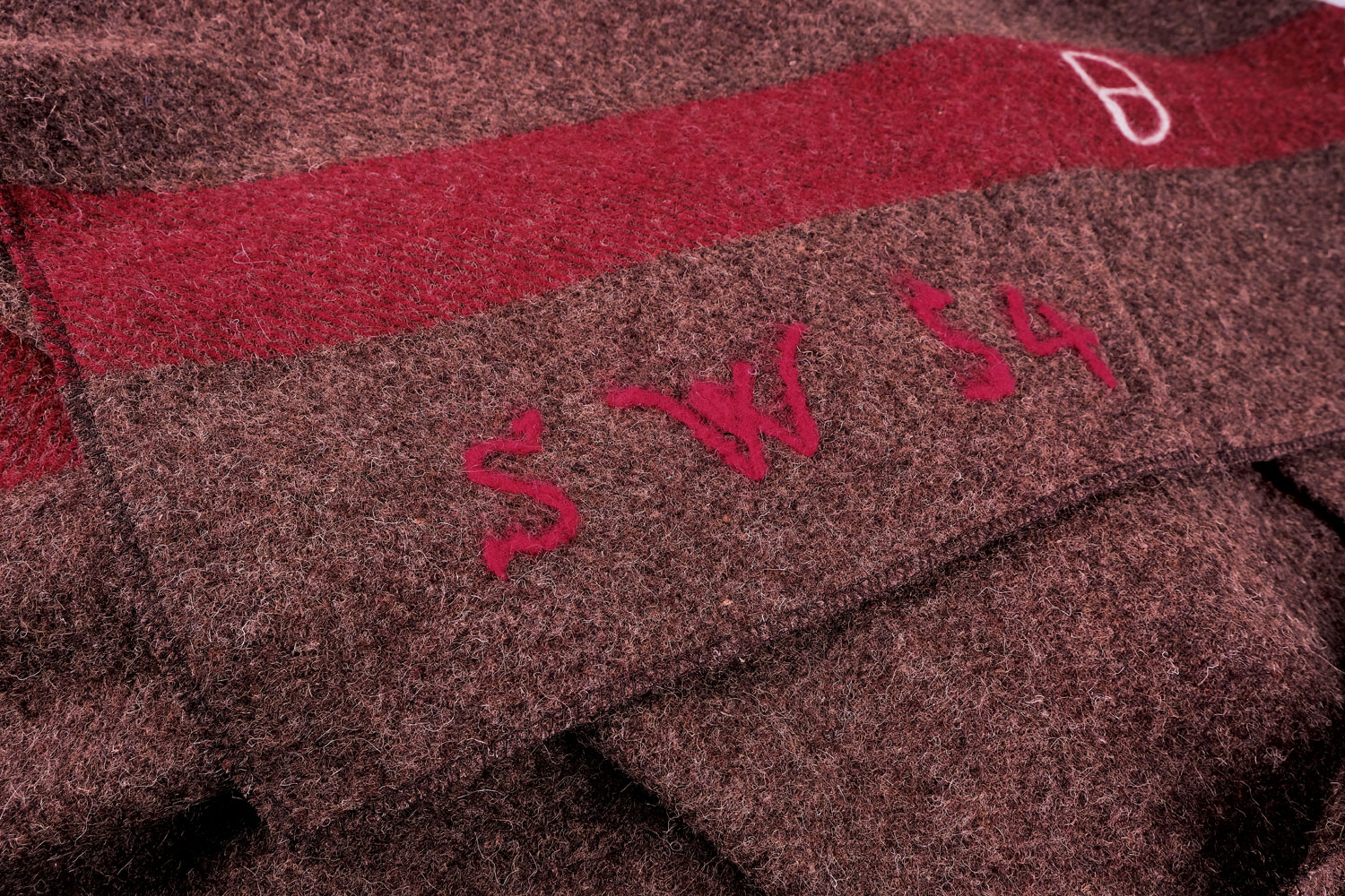 Schweizer Wolldecke - 200 x 140 cm01