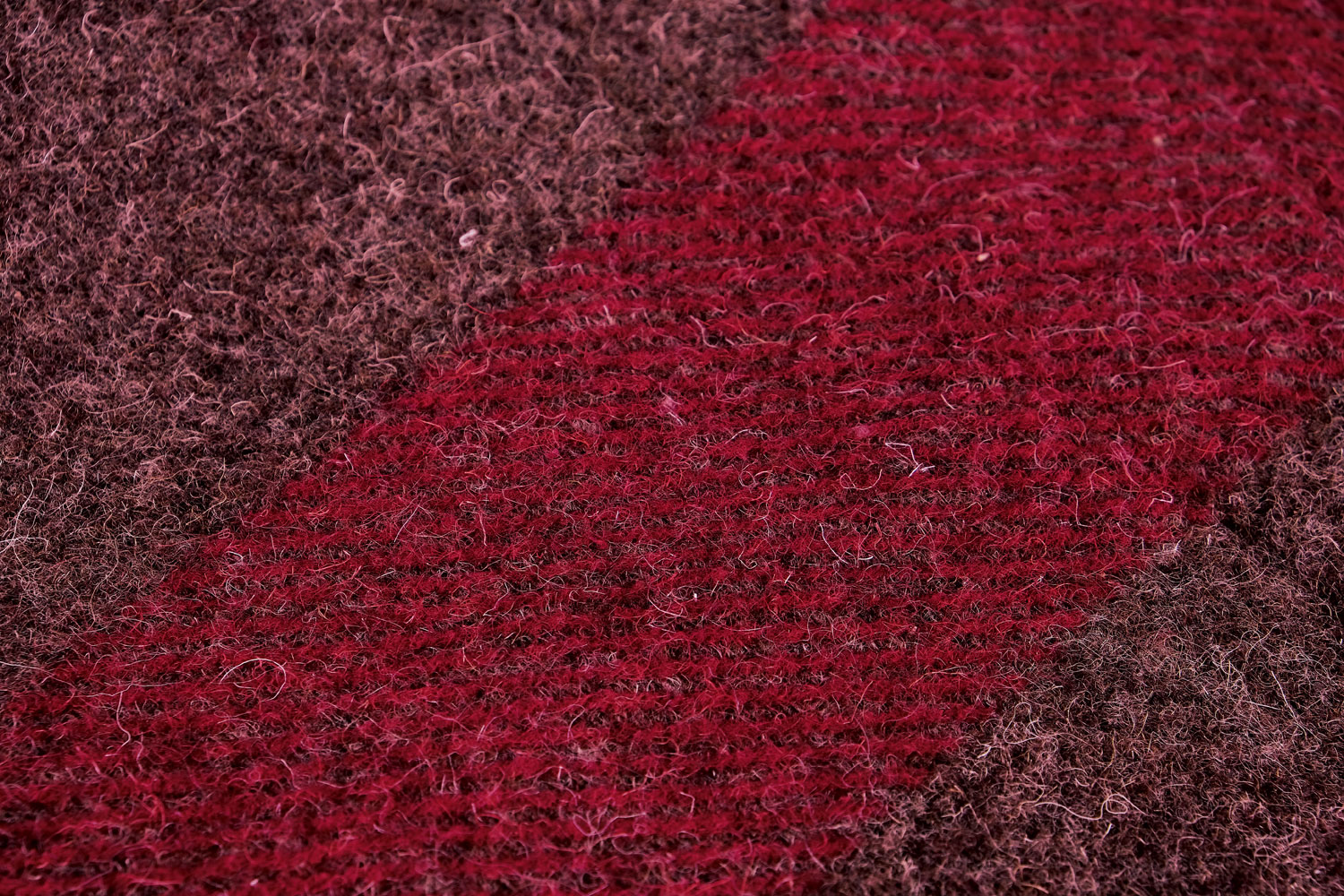 Schweizer Wolldecke - 200 x 140 cm02