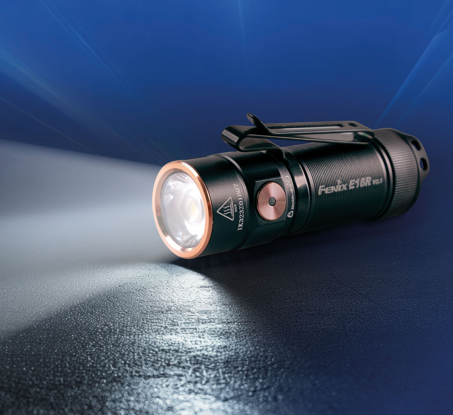 Fenix E18R V2.0 LED-Taschenlampe