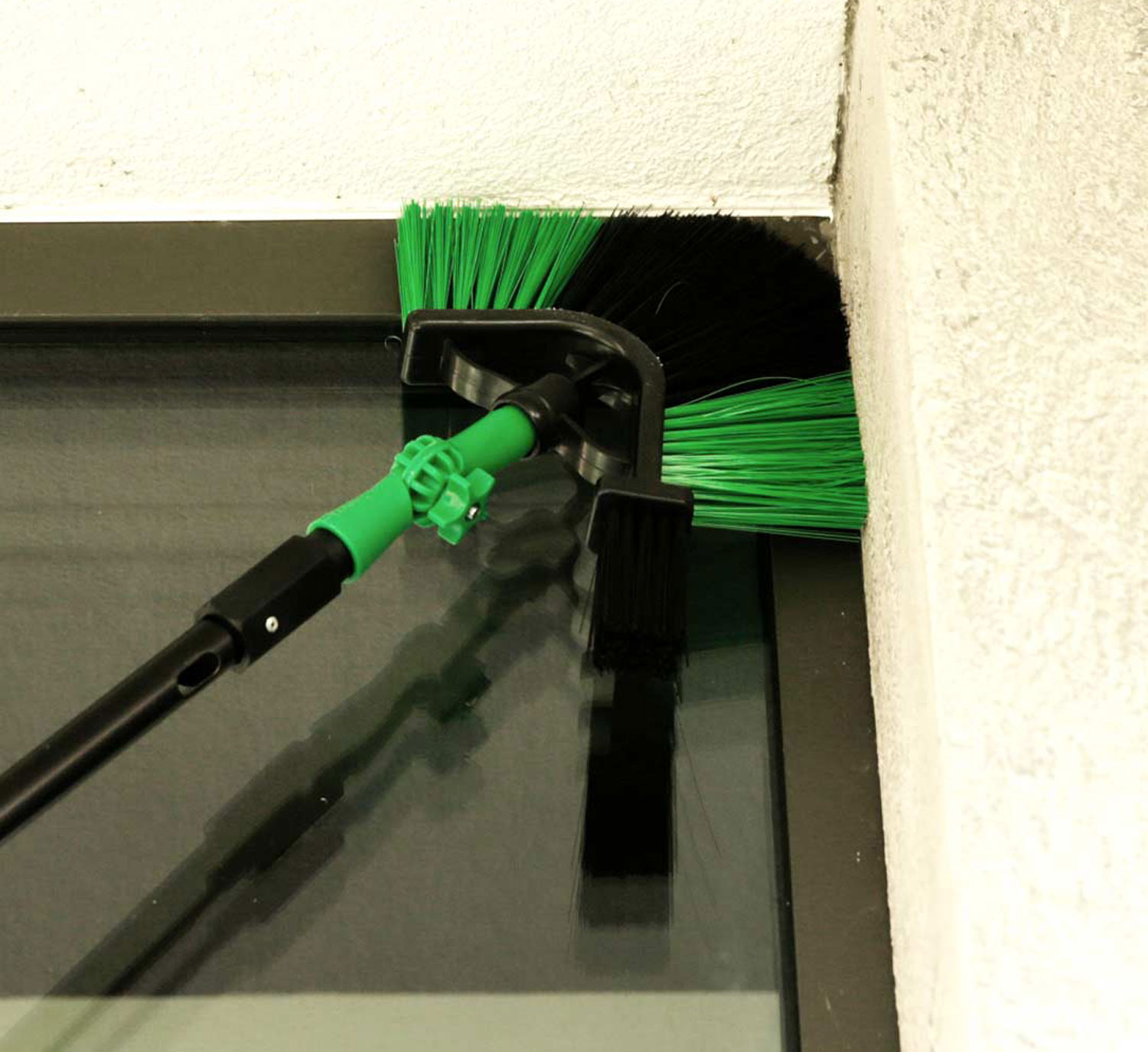 Hammersmith   AquaClean Deluxe Eckbrste01