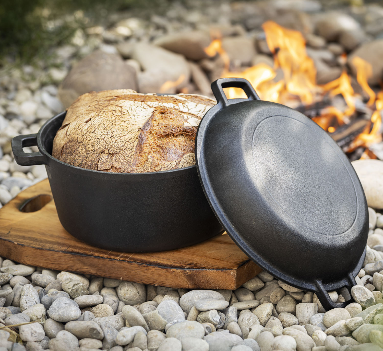 Gusseiserner Topf mit Deckel und Grkorb01